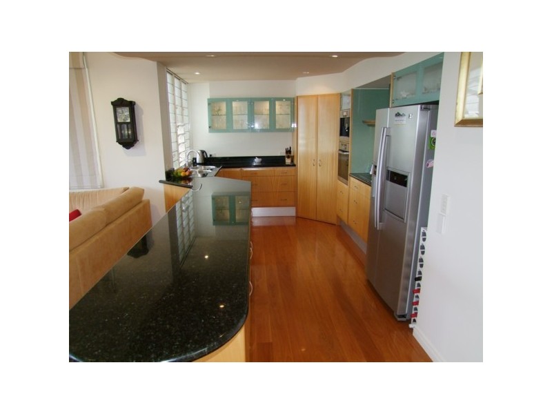 98 Hedges Avenue, Mermaid Beach QLD 4218