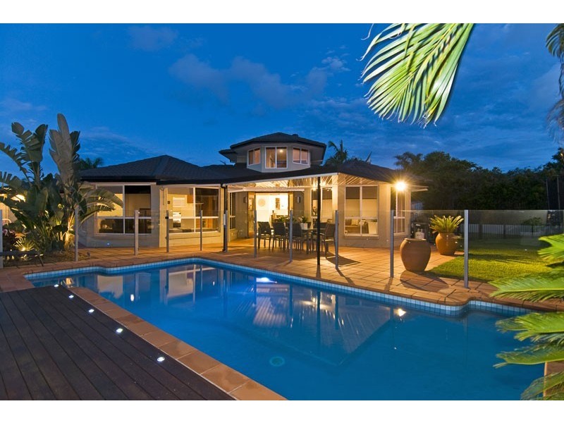 35 Portobello Drive, Mermaid Waters QLD 4218
