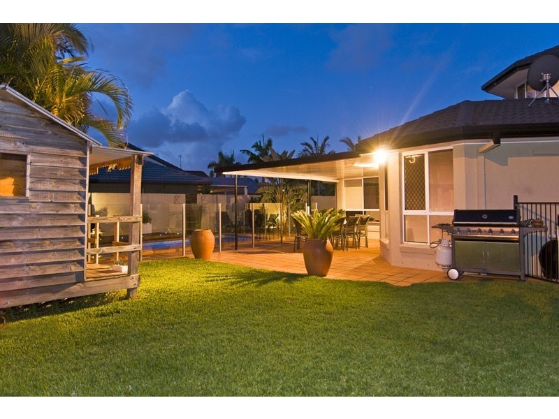 35 Portobello Drive, Mermaid Waters QLD 4218