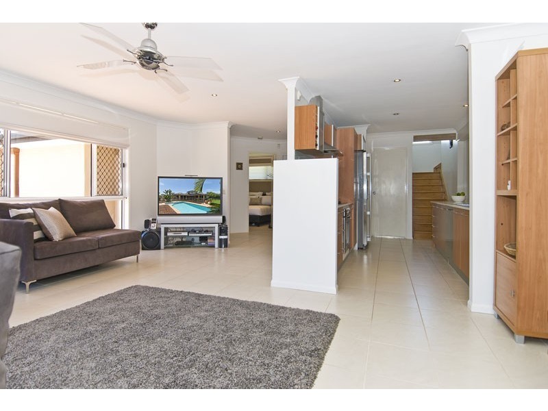 35 Portobello Drive, Mermaid Waters QLD 4218