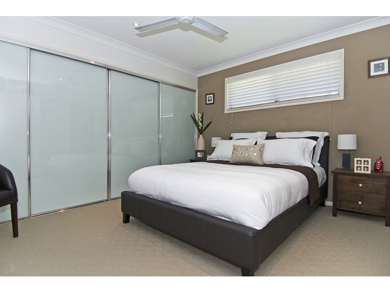 35 Portobello Drive, Mermaid Waters QLD 4218