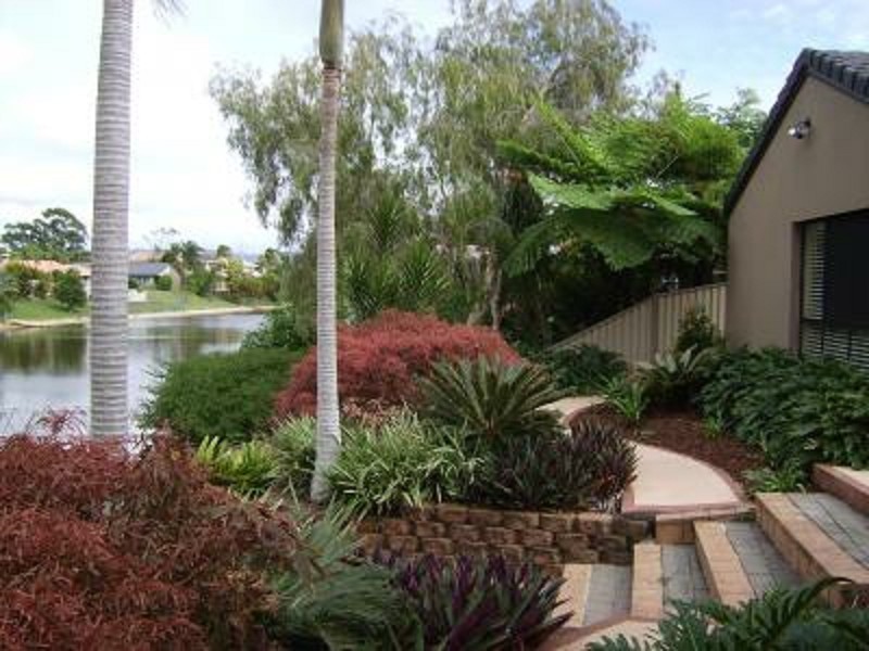 10 Saxonvale Tce, Mermaid Waters QLD 4218