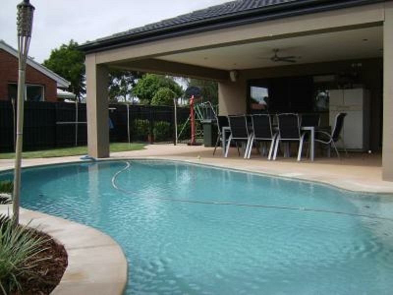 10 Saxonvale Tce, Mermaid Waters QLD 4218