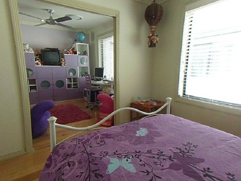 10 Saxonvale Tce, Mermaid Waters QLD 4218