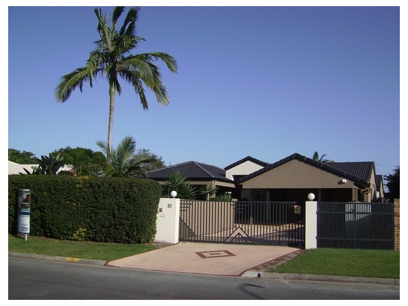 10 Saxonvale Tce, Mermaid Waters QLD 4218