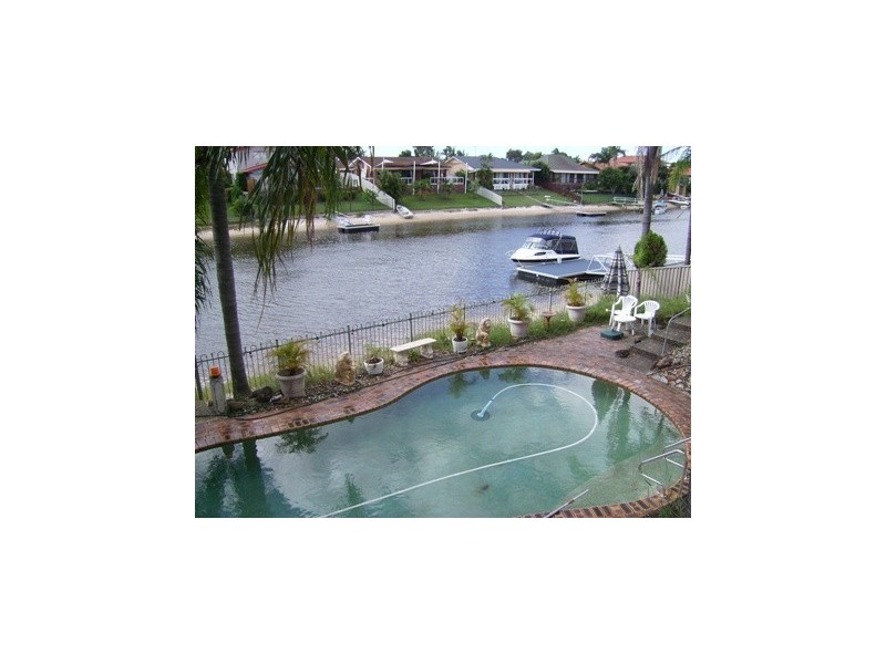 16 Pilot Court, Mermaid Waters QLD 4218