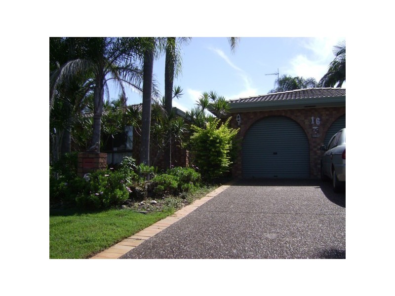 16 Pilot Court, Mermaid Waters QLD 4218