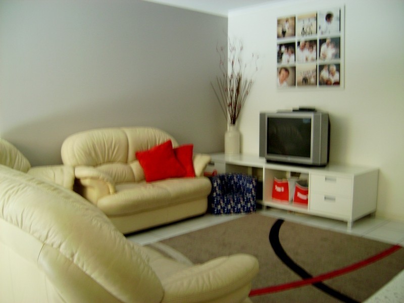 6 Nicolson Court, Mermaid Waters QLD 4218