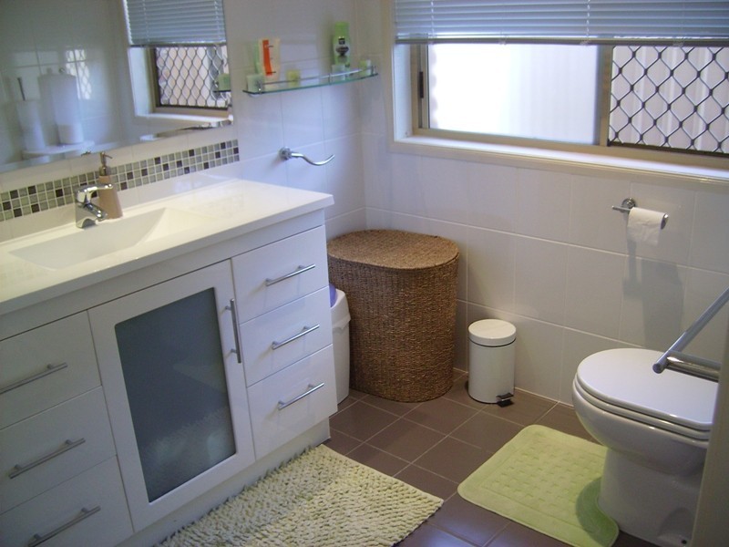 6 Nicolson Court, Mermaid Waters QLD 4218