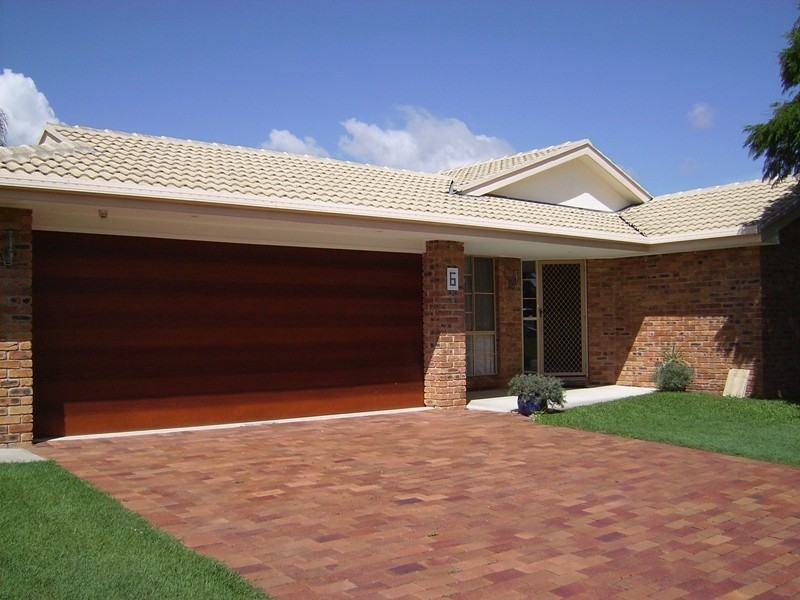 6 Nicolson Court, Mermaid Waters QLD 4218