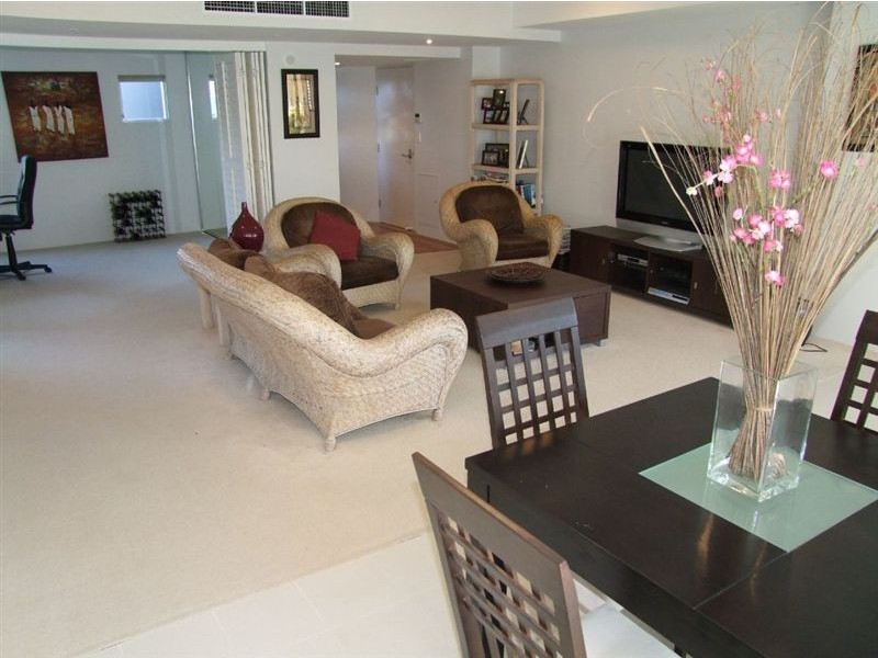 4/19 Mermaid Avenue, Mermaid Beach QLD 4218