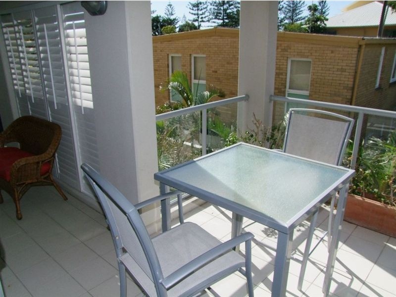 4/19 Mermaid Avenue, Mermaid Beach QLD 4218