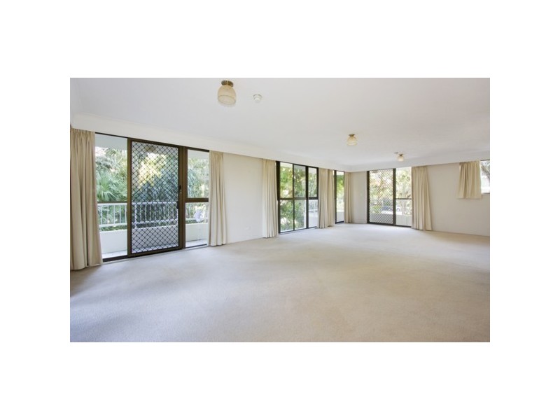 6/121 Surf Parade, Broadbeach QLD 4218