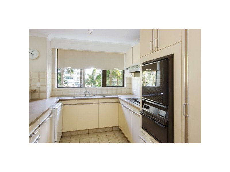 6/121 Surf Parade, Broadbeach QLD 4218