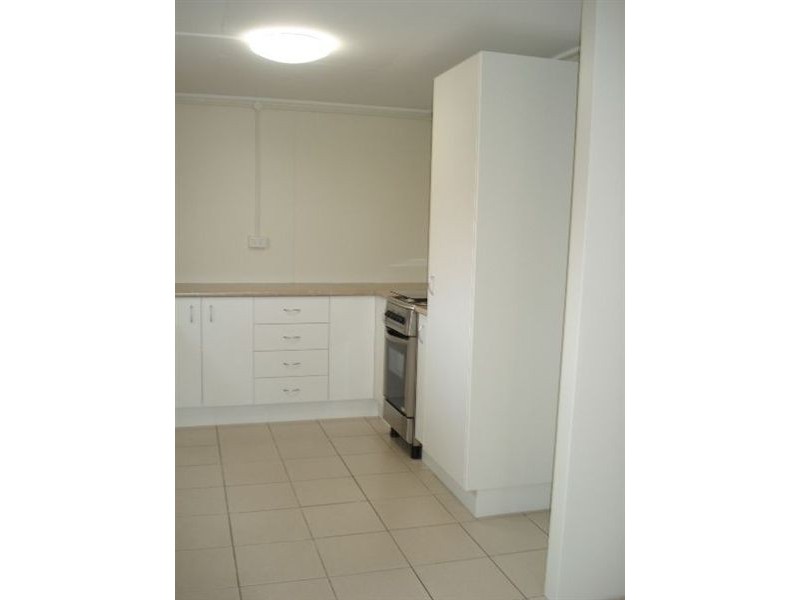2/131 Rio Vista Blvd, Broadbeach Waters QLD 4218