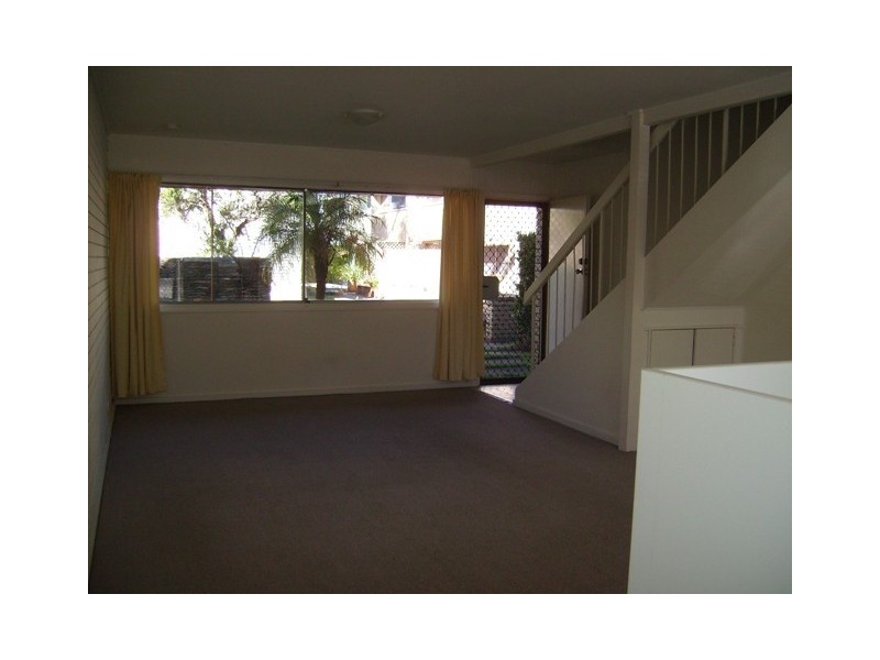 14/6 Stanhill Drive, Chevron Island QLD 4217