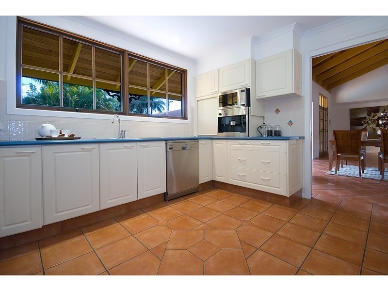 333 Monaco Street, Broadbeach Waters QLD 4218