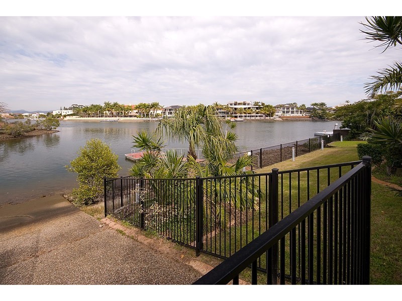 333 Monaco Street, Broadbeach Waters QLD 4218
