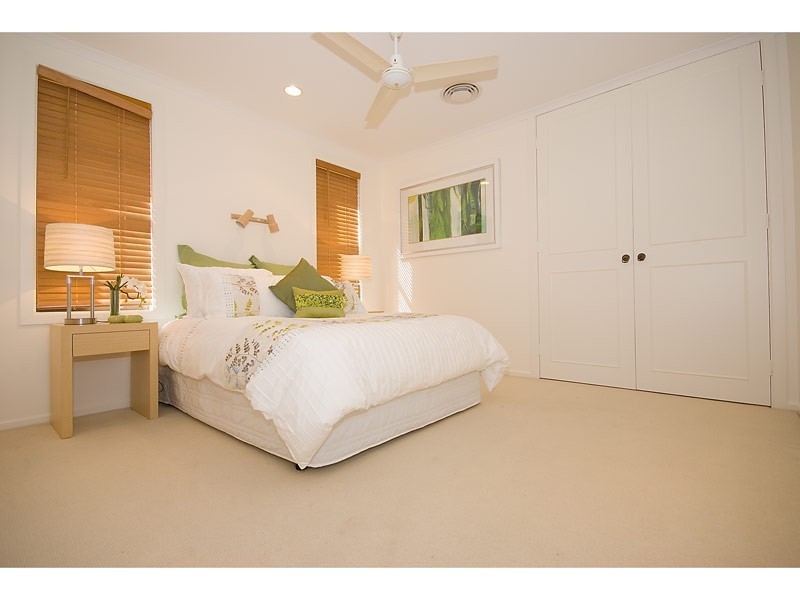 333 Monaco Street, Broadbeach Waters QLD 4218