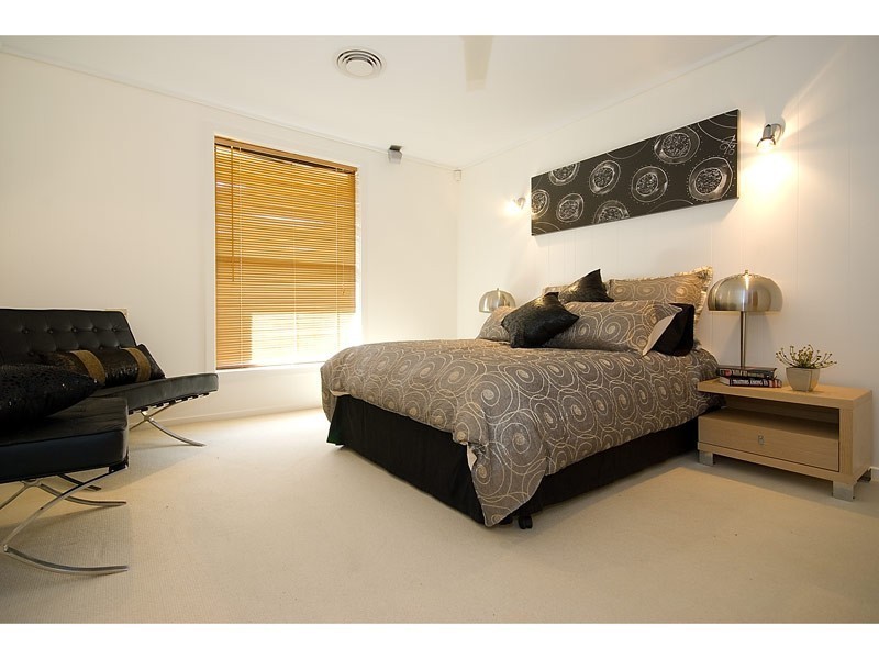 333 Monaco Street, Broadbeach Waters QLD 4218