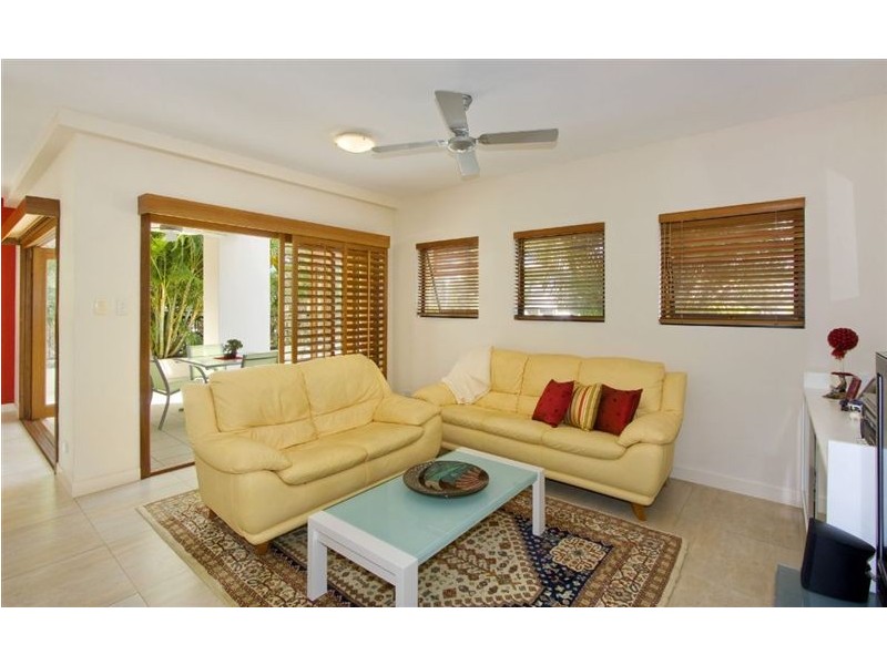 1/37 Britannia Avenue, Broadbeach QLD 4218