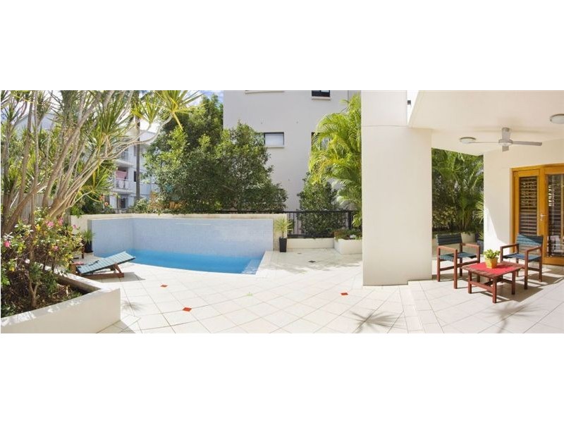 1/37 Britannia Avenue, Broadbeach QLD 4218