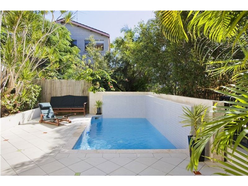 1/37 Britannia Avenue, Broadbeach QLD 4218