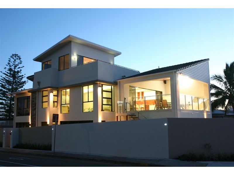 62 Hedges Avenue, Mermaid Beach QLD 4218