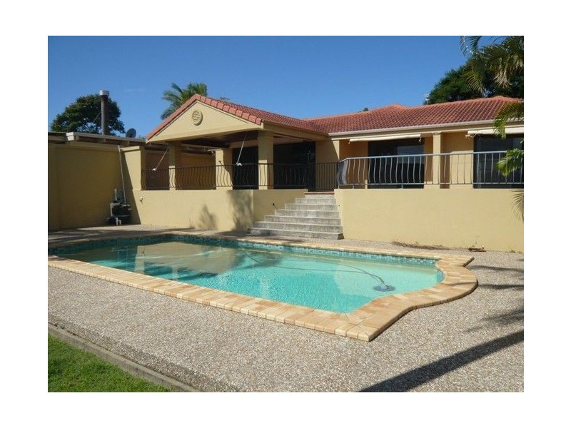 36 River Crescent, Broadbeach Waters QLD 4218