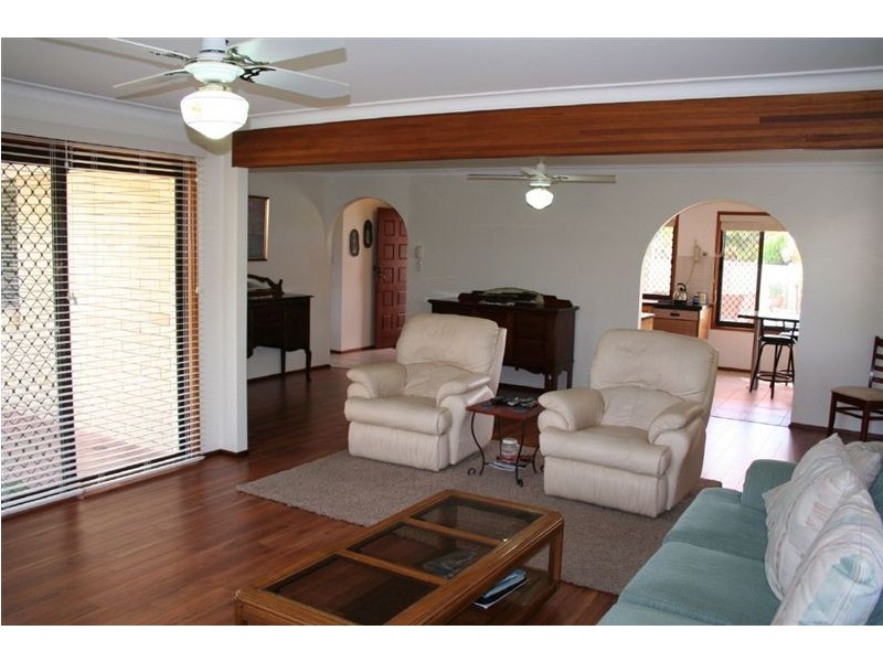 4 Jib Court, Mermaid Waters QLD 4218