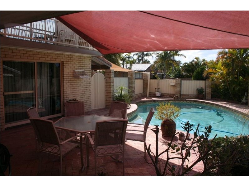 4 Jib Court, Mermaid Waters QLD 4218