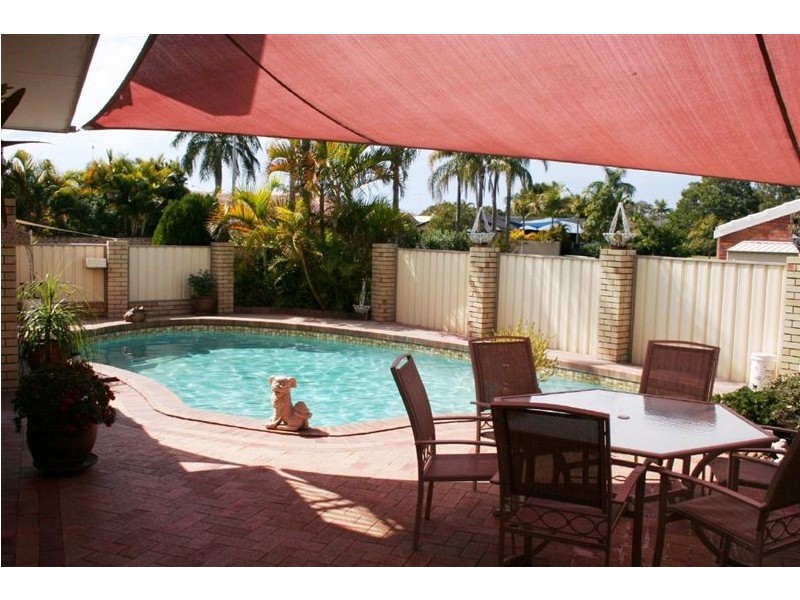 4 Jib Court, Mermaid Waters QLD 4218