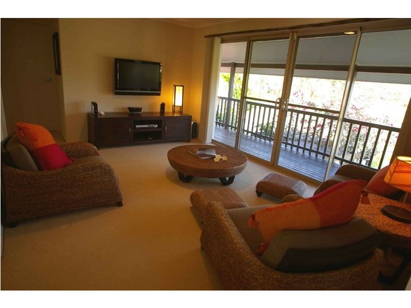 90 Wild Duck Drive, Mermaid Waters QLD 4218