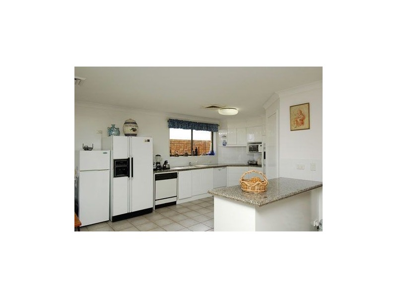 3 Cedar Place, Broadbeach Waters QLD 4218