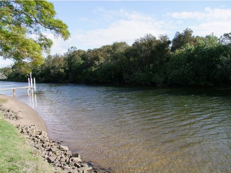 15 Costa Court, Broadbeach Waters QLD 4218