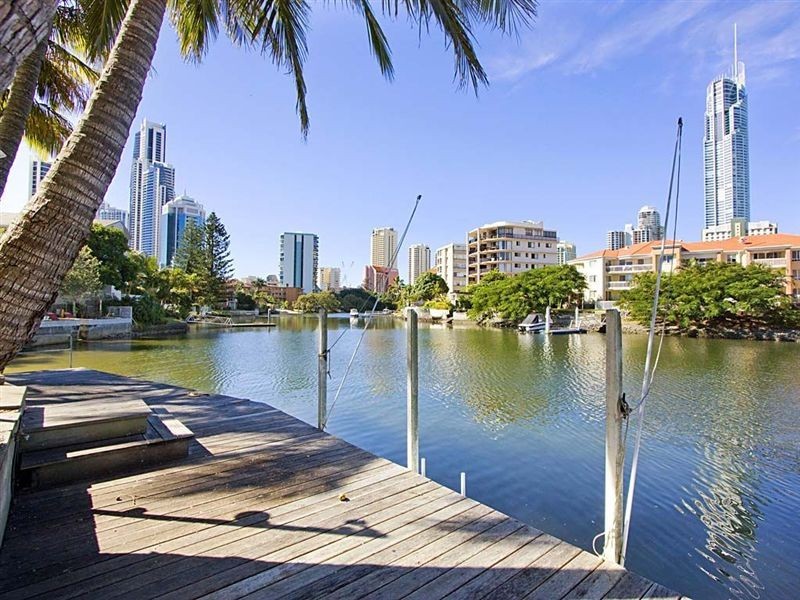 301/21 Peninsular Drive, Surfers Paradise QLD 4217