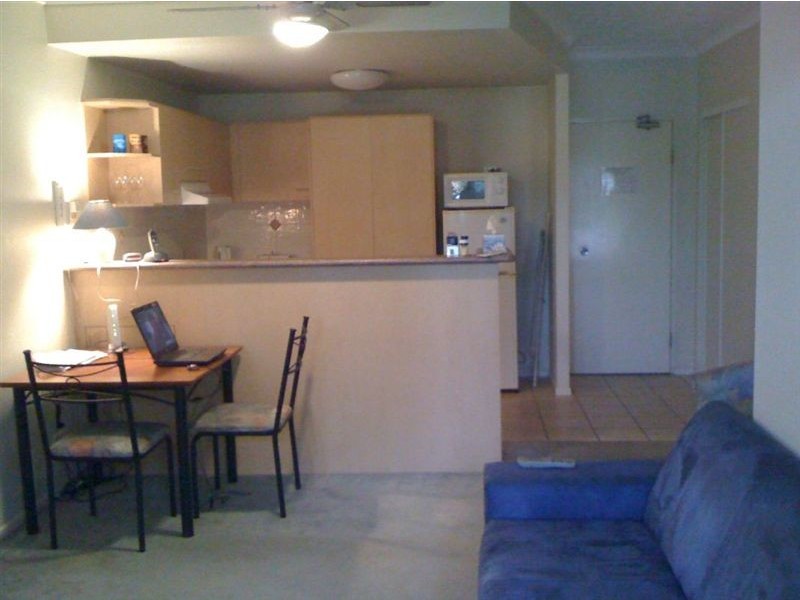 13/7 Barranbali Street, Surfers Paradise QLD 4217