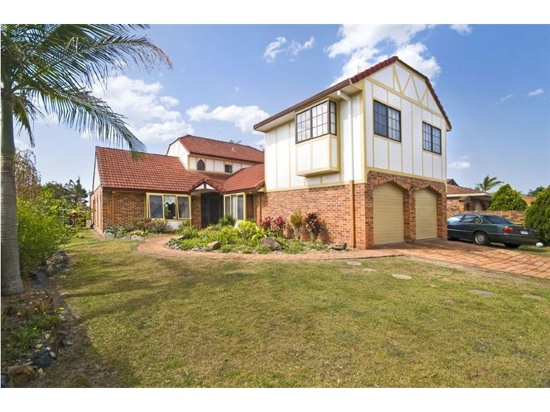 2 Wanneroo Court, Mermaid Waters QLD 4218