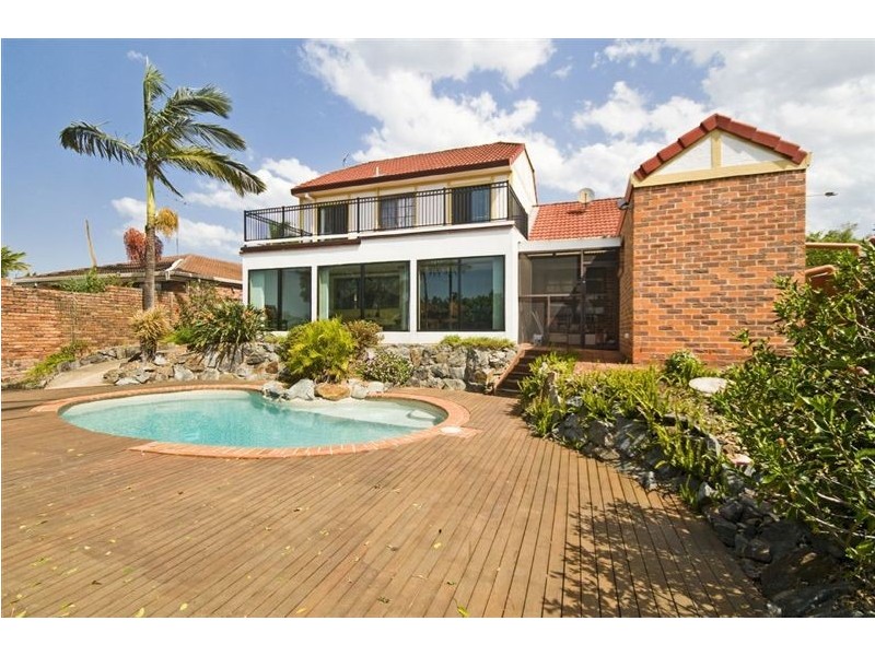 2 Wanneroo Court, Mermaid Waters QLD 4218