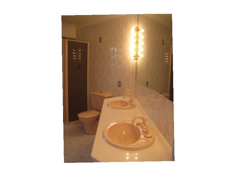 8 Portobello Drive, Mermaid Waters QLD 4218