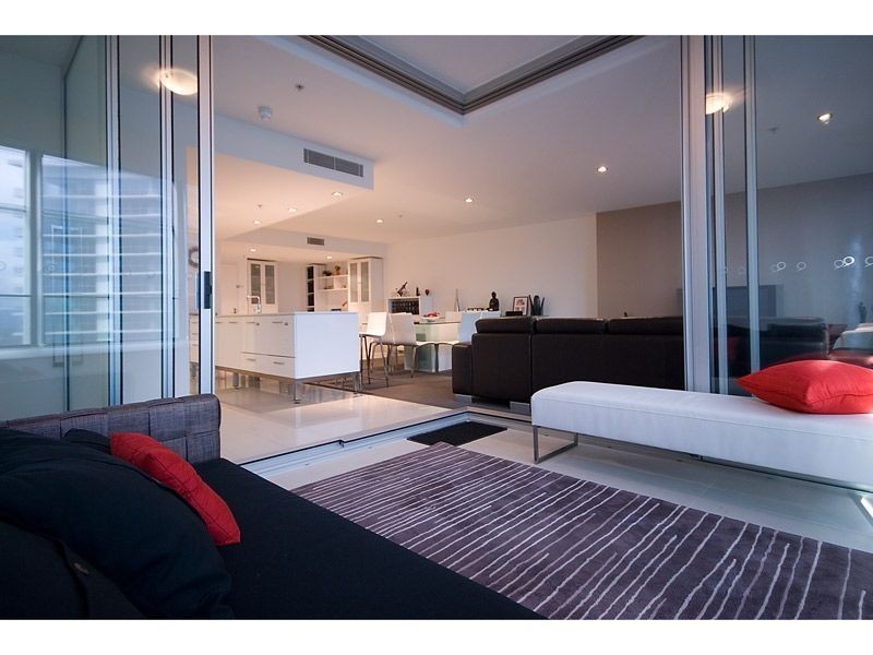 1109/9 Hamilton Avenue, Surfers Paradise QLD 4217