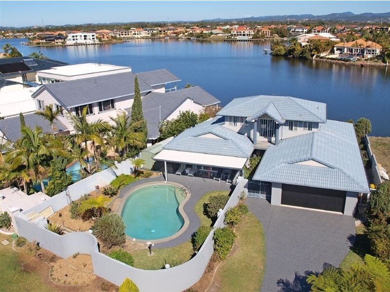 15 San Simeon Drive, Clear Island Waters QLD 4226