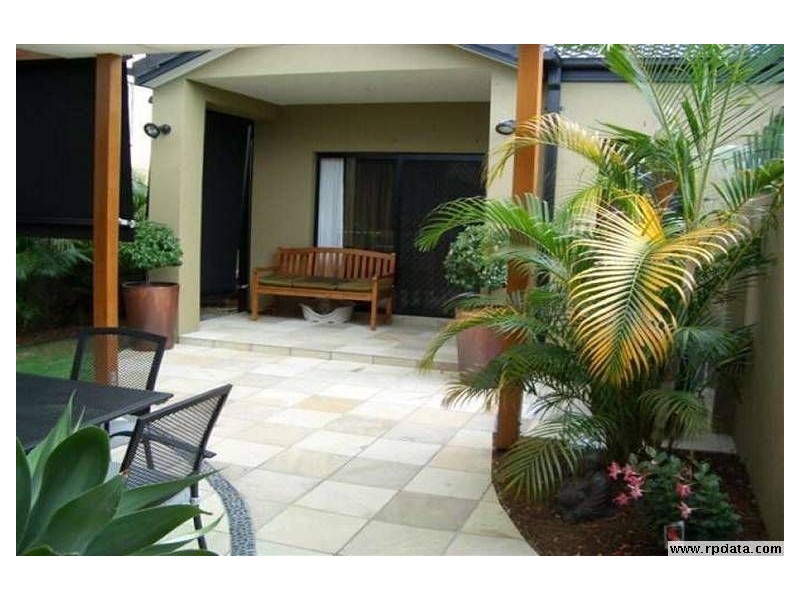 1/74 Heeb Street, Benowa QLD 4217