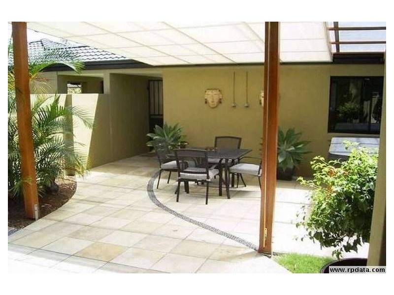 1/74 Heeb Street, Benowa QLD 4217