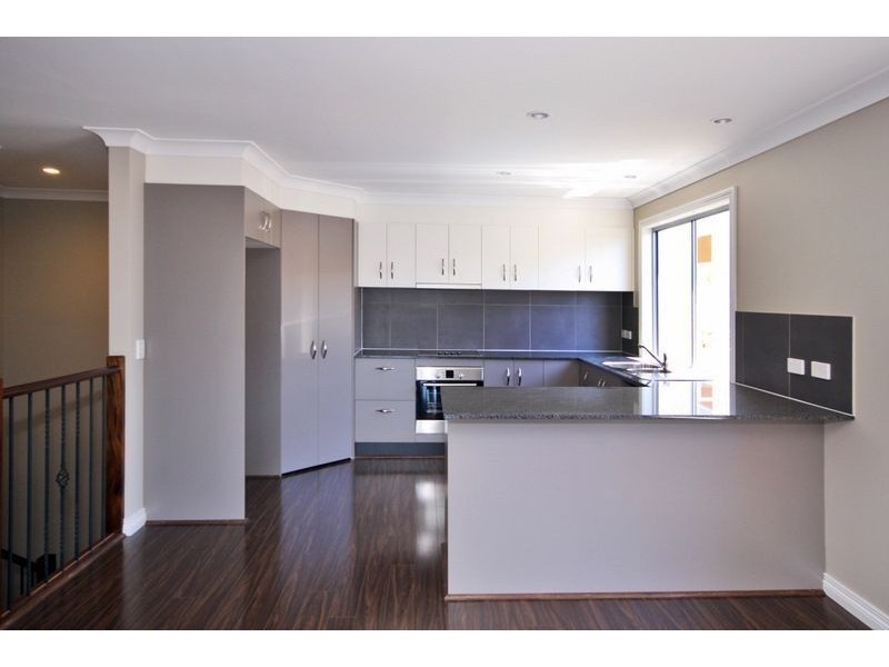 2/13 Andromeda Parade, Robina QLD 4226