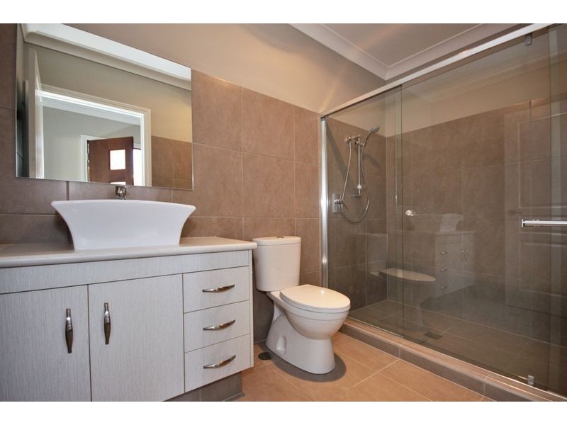 2/13 Andromeda Parade, Robina QLD 4226