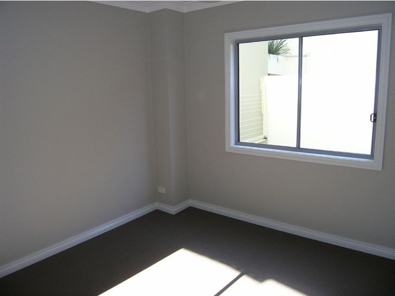 2/13 Andromeda Parade, Robina QLD 4226