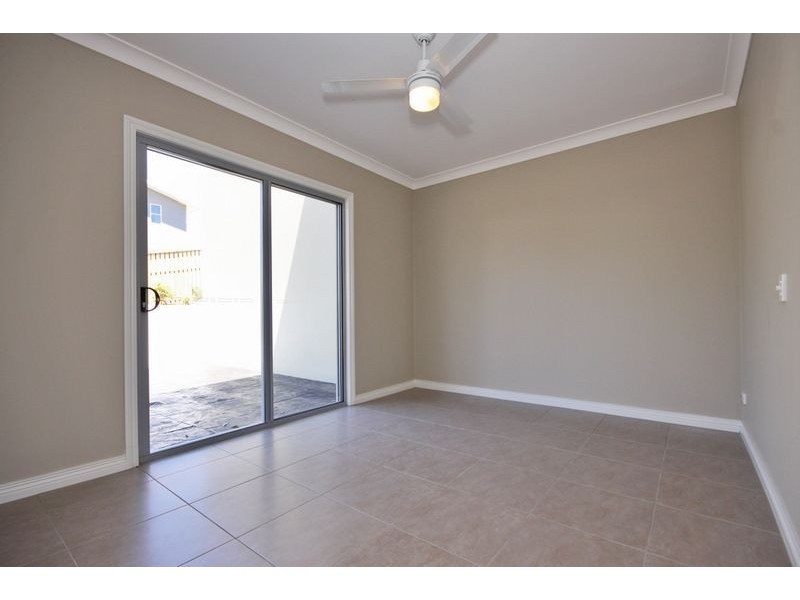 2/13 Andromeda Parade, Robina QLD 4226