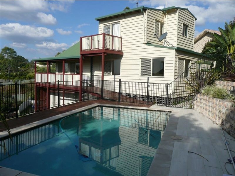 12 Paddington Drive, Carrara QLD 4211