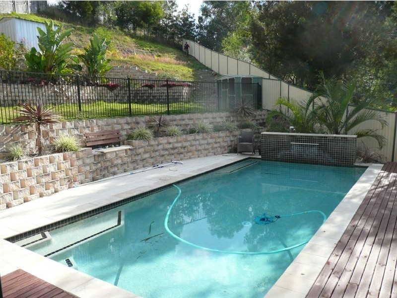 12 Paddington Drive, Carrara QLD 4211